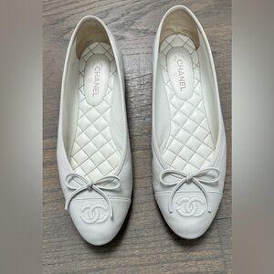 Chanel White Leather Ballet Flats Sz 38.5